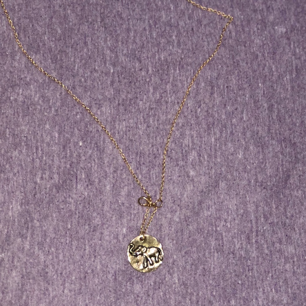 Elephant/lucky pendant necklace